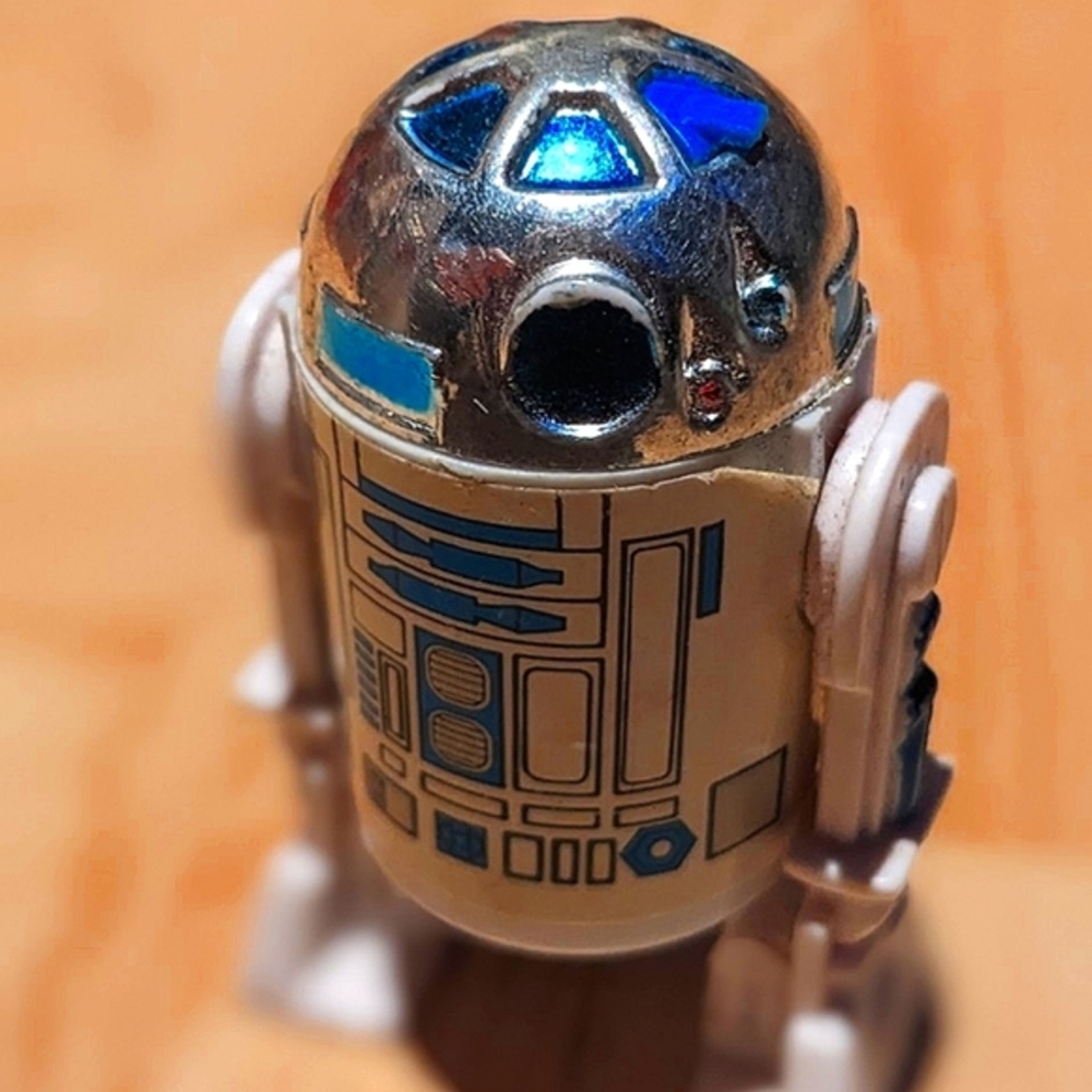 Vintage 1977 Star Wars R2-D2 Figure with Scopesphere